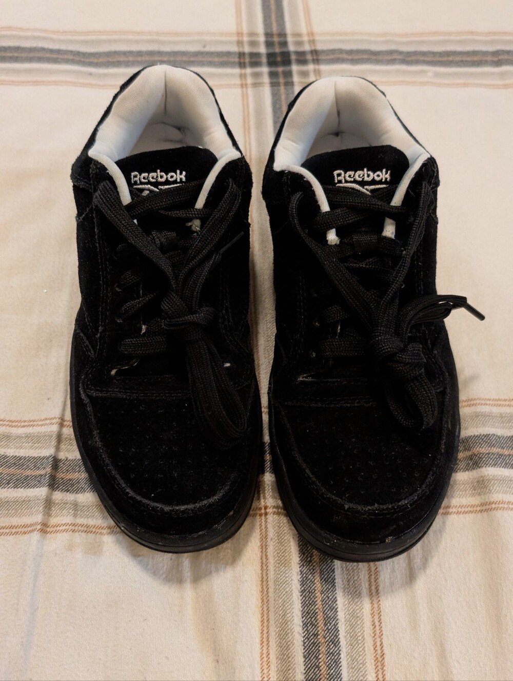 Reebok Men's Black Low-Top Sneakers - Size 6 in Men or Size 8 in Women